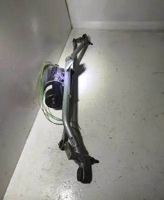 Front wiper linkage and motor