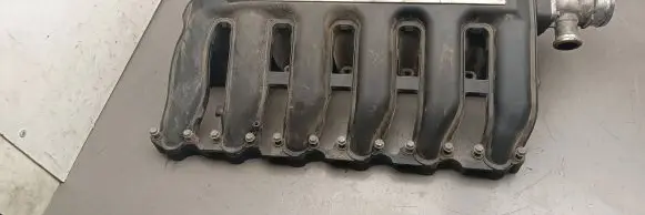 BMW 5 E39 Intake manifold 7789329 7789287 7789247