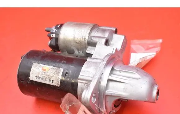 BMW X3 E83 Starter motor 0986020890