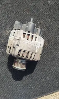 Renault Megane III Generator/alternator 231000027R