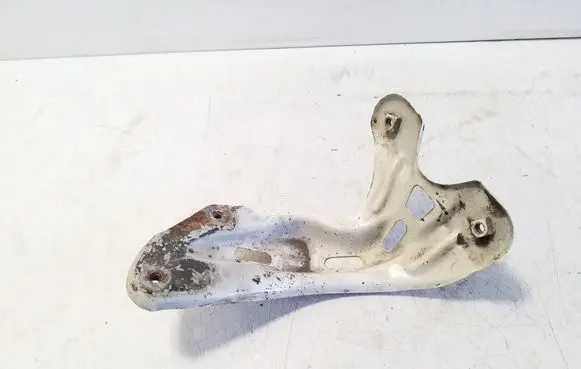 Volkswagen Golf V Fender mounting bracket 1K5821136