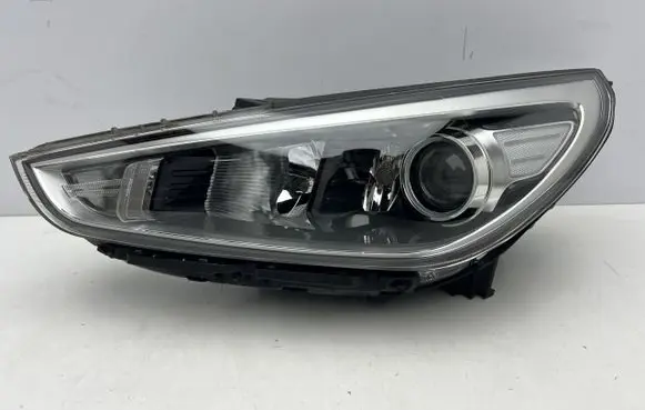 Hyundai i30 Headlight/headlamp 92101G4020