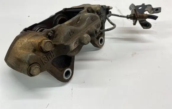 Toyota Land Cruiser (J120) Front brake caliper