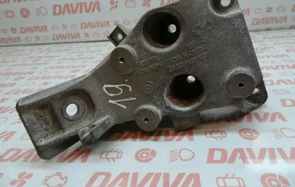 BMW 5 GT F07 Engine mounting bracket 6856185 18574710 22116856185