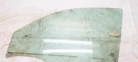 Nissan Micra Front door window glass four-door