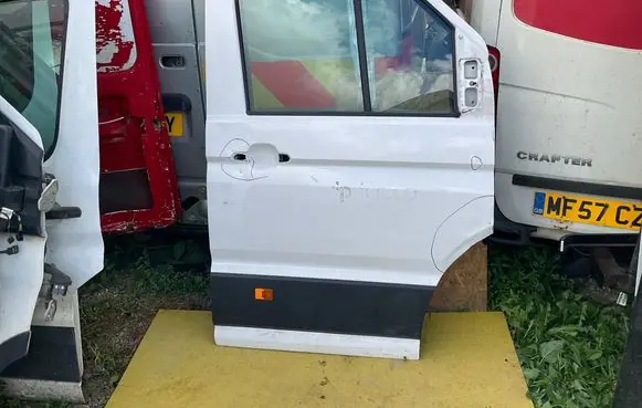 Volkswagen Crafter Front door