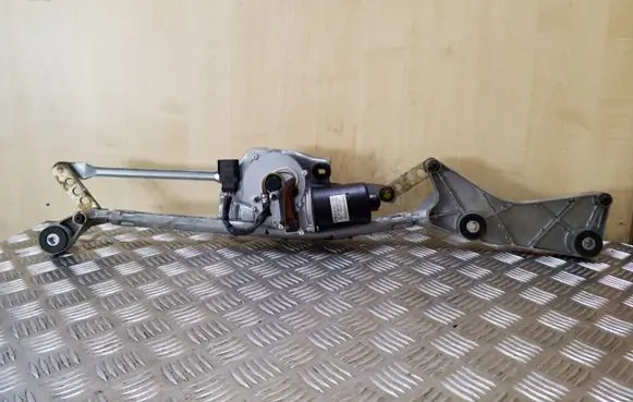 Mercedes-Benz ML W164 Front wiper linkage and motor A1648201842