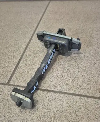KIA Ceed Rear door check strap stopper 