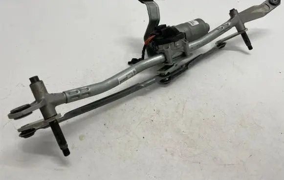 BMW 1 F40 Front wiper linkage and motor 7453954 0390243576