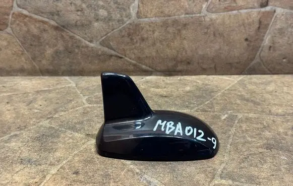 Mercedes-Benz CLS C218 X218 Aerial GPS antenna A2128270228