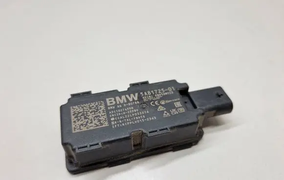 BMW 2 Active Tourer U06 Keyless system antenna 5A81725