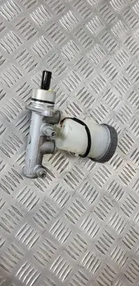 Suzuki Jimny Master brake cylinder
