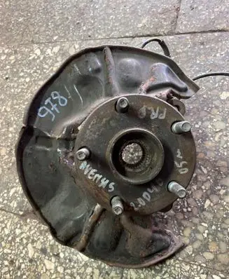 Toyota Avensis T250 Front wheel hub