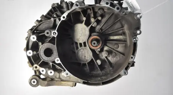 Volvo S60 Manual 6 speed gearbox HU1R7002GEB