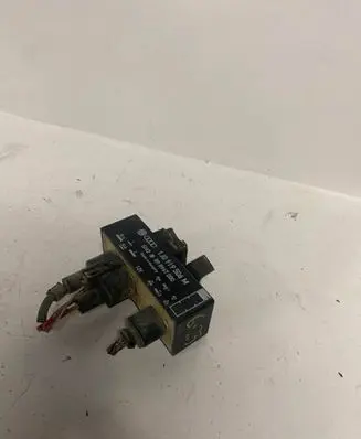 Skoda Fabia Mk1 (6Y) Coolant fan relay 1J0919506M 898967000