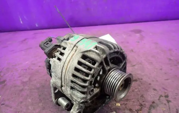 Volkswagen Golf IV Generator/alternator 