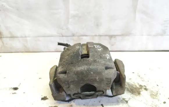BMW 5 E39 Front brake caliper 6022206