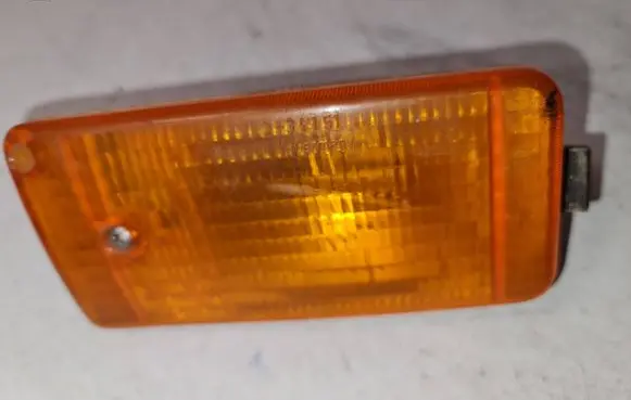 Audi 80 90 B3 Front bumper turn signal 811953049E