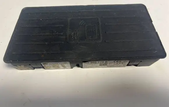 Volkswagen Golf VIII Battery charger (optional) 30A035773B