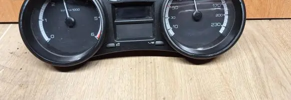 Peugeot 308 Speedometer (instrument cluster) 9665107480 503001550311