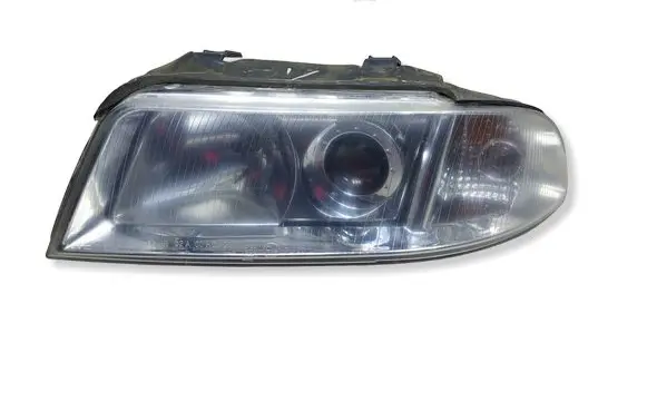 Audi A4 S4 B5 8D Headlight/headlamp 152317