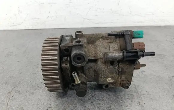 Renault Scenic II - Grand scenic II Fuel injection high pressure pump 8200057225DELPHI
