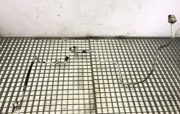 Air conditioning (A/C) pipe/hose