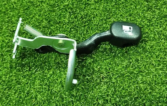 Hyundai Bayon Fuel tank opening switch 