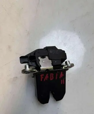 Skoda Fabia Mk2 (5J) Tailgate/trunk/boot lock/catch/latch 5J0827501B
