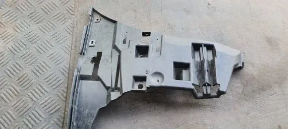 Volvo V70 Front bumper mounting bracket 09190303