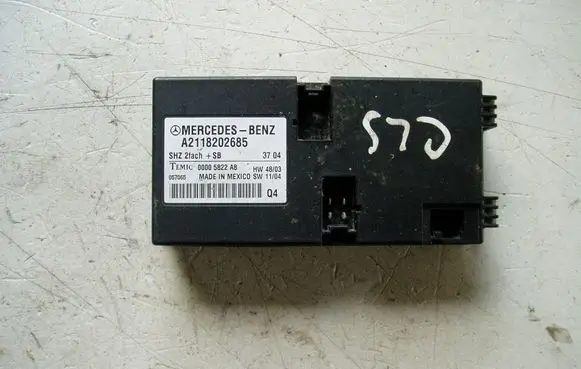 Mercedes-Benz CLS C219 Seat control module A2118202685