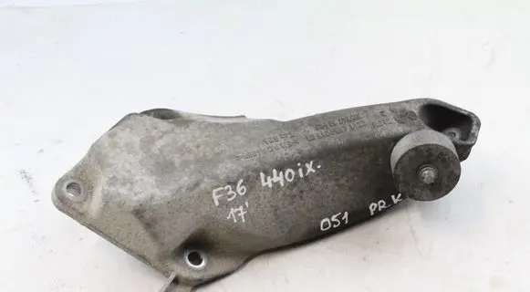 BMW 4 F36 Gran coupe Engine mounting bracket 6859019 22116859019