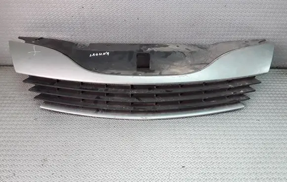 Renault Laguna II Front bumper upper radiator grill 820001258