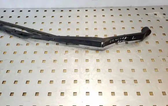 Suzuki Grand Vitara II Front wiper blade arm