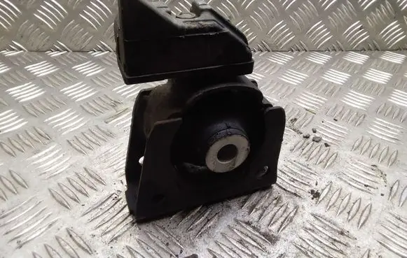 Engine mount bracket