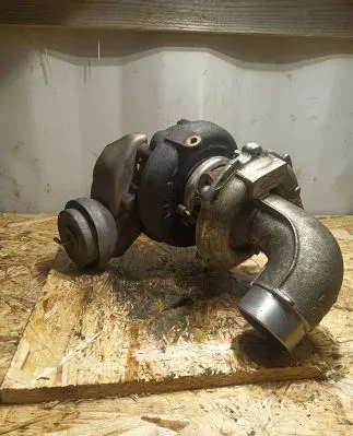 Toyota Avensis T250 Turbo 172010R041 06032701594