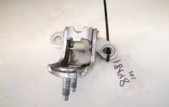 Honda FR-V Rear door lower hinge