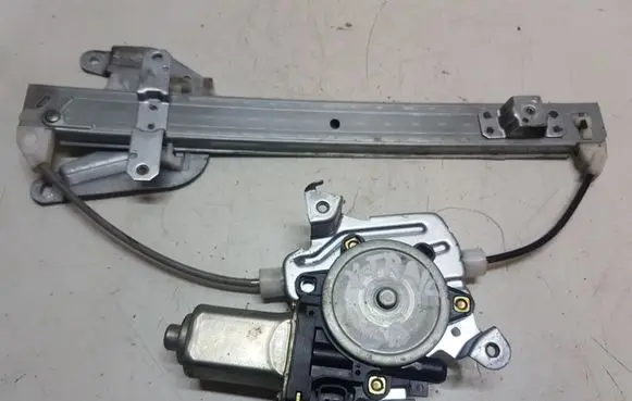 Nissan X-Trail T30 Rear door window regulator motor