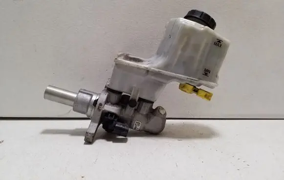 Volkswagen PASSAT B8 Master brake cylinder 5Q2611301H