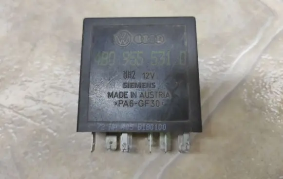 Audi A6 S6 C5 4B Window wiper relay 4B0955531D