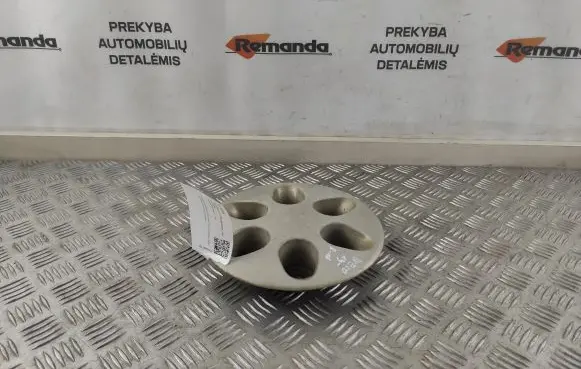 Iveco Daily 5th gen R16 wheel hub/cap/trim 504141760