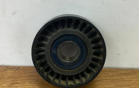 Dodge Challenger Alternator pulley 004793850374