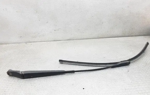 Opel Zafira B Front wiper blade arm 13145563