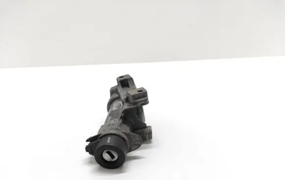 Audi A6 S6 C5 4B Ignition lock 4B0905851B