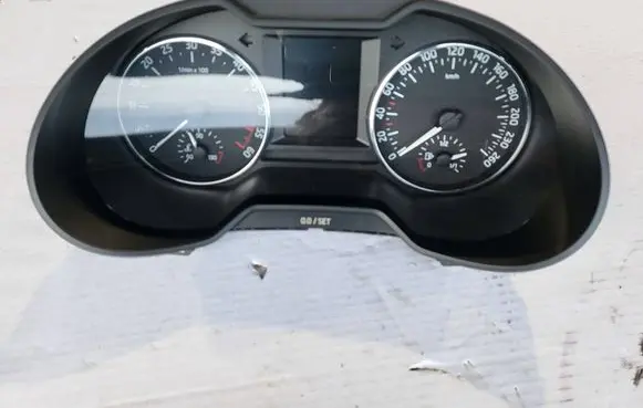Speedometer (instrument cluster)
