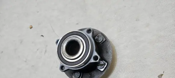 Tesla Model S Front wheel hub 1027170-99-B