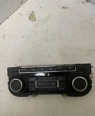 Volkswagen Golf VI Climate control unit 5K0907044ES