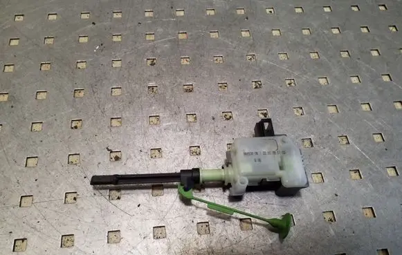 Volvo XC60 Fuel tank cap lock 86113136