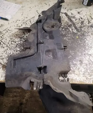 Intercooler air guide/duct channel