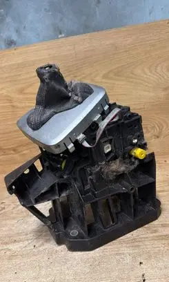 Volvo XC90 Gear shifter/selector P08699417